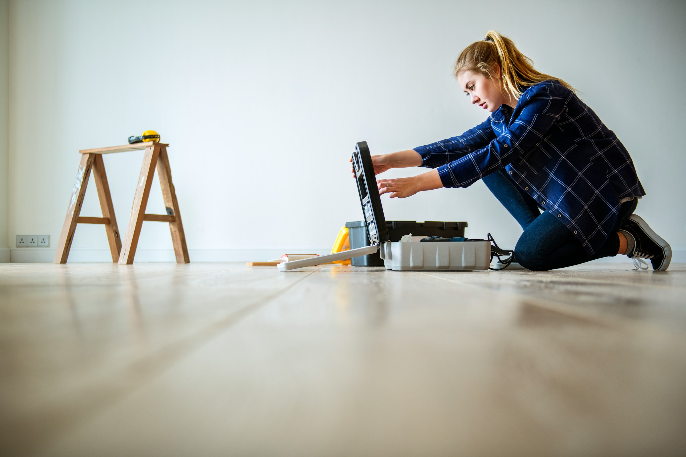 How to Patch Drywall: A Complete DIY Guide